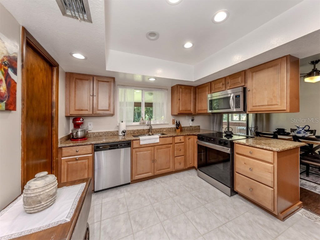 1110 Gladstone Boulevard Englewood FL 34223 N6141072 image4