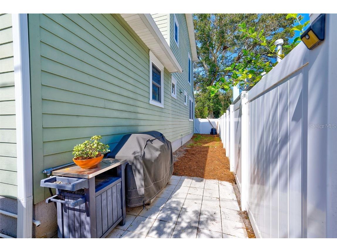 1110 Highland Street S Saint Petersburg FL 33701 TB8437243 image37