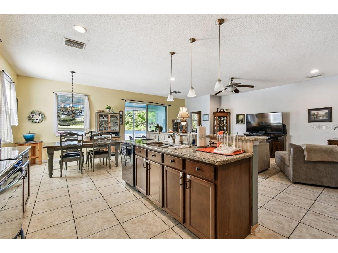 1110 Lauren Manor Loop Ruskin FL 33570 TB8443754 image13