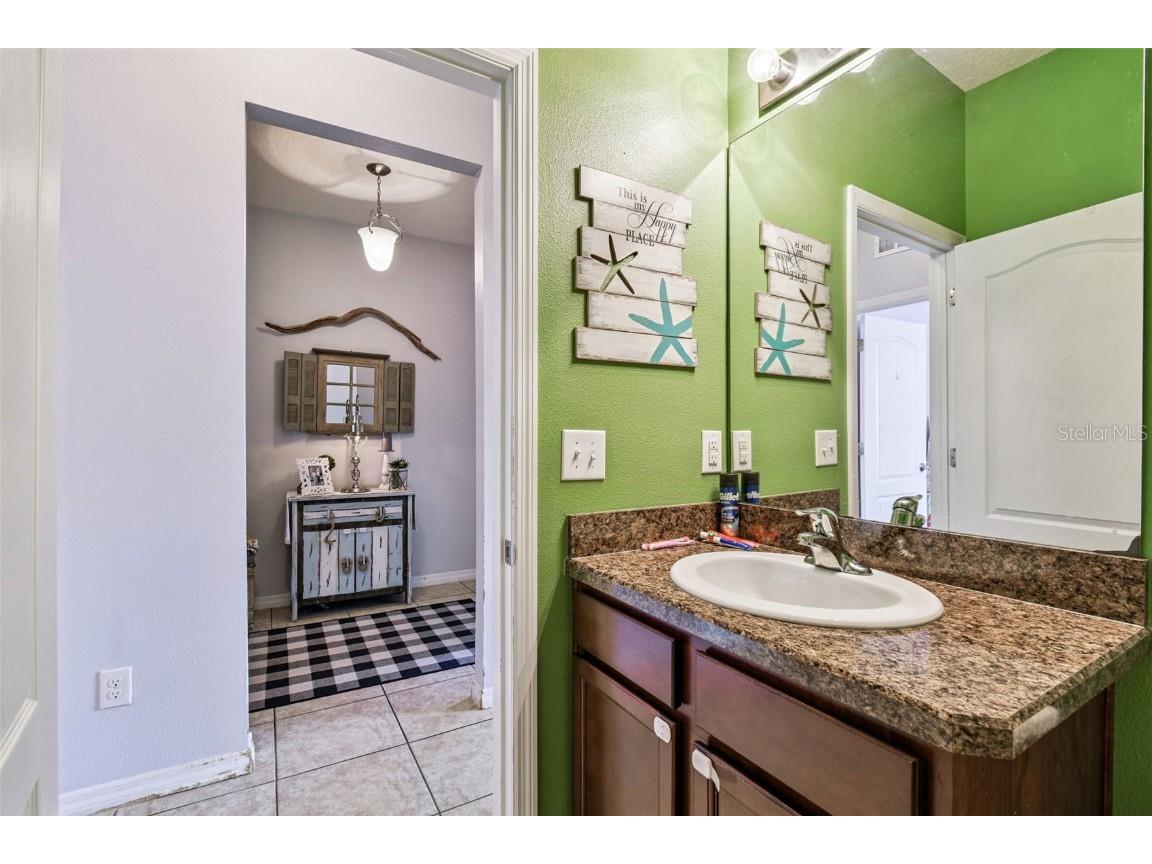 1110 Lauren Manor Loop Ruskin FL 33570 TB8443754 image25