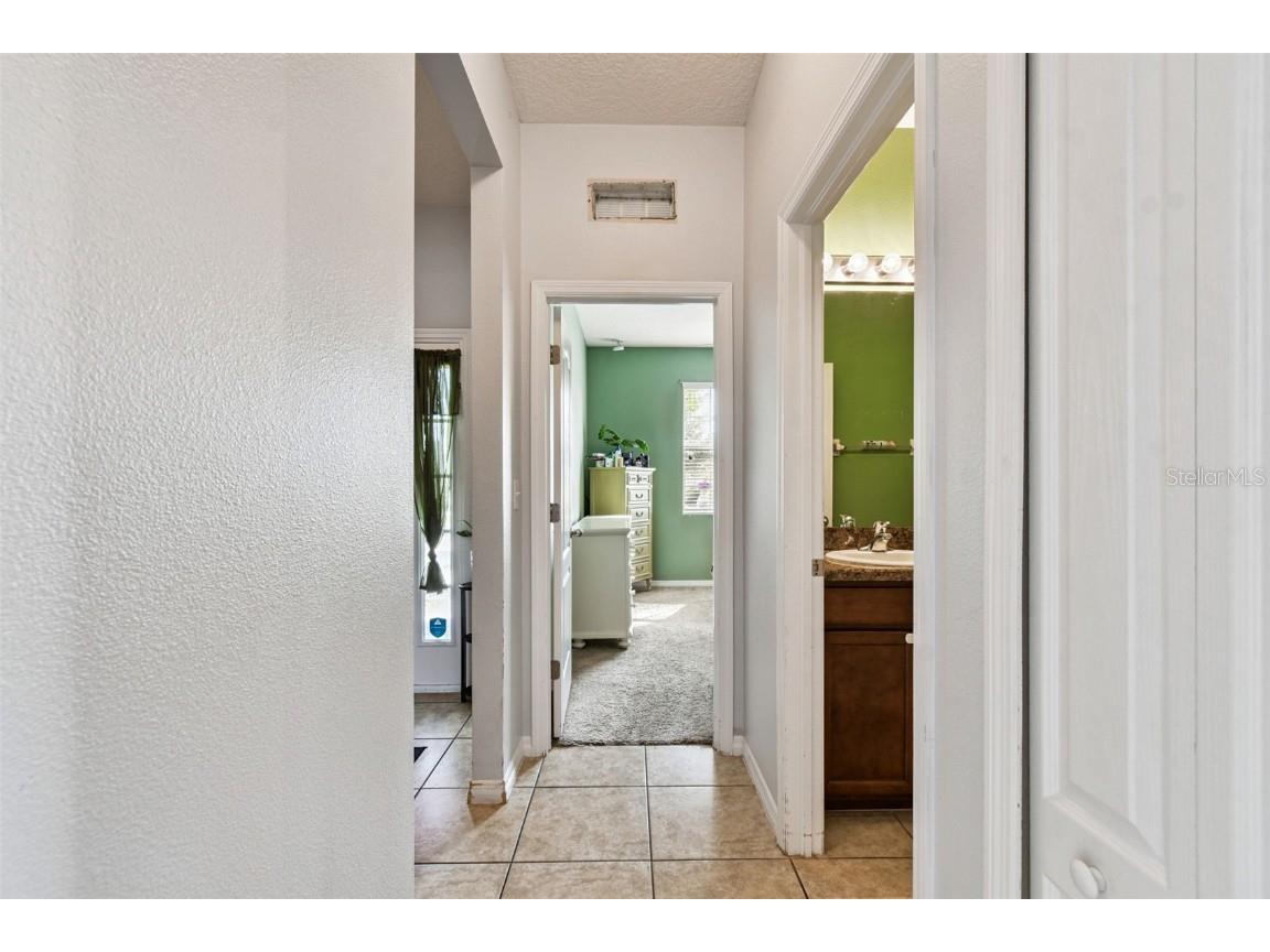 1110 Lauren Manor Loop Ruskin FL 33570 TB8443754 image26