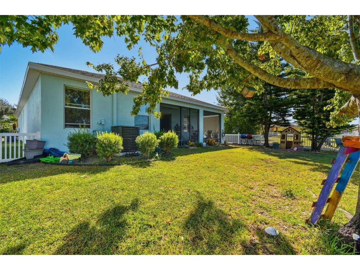 1110 Lauren Manor Loop Ruskin FL 33570 TB8443754 image37