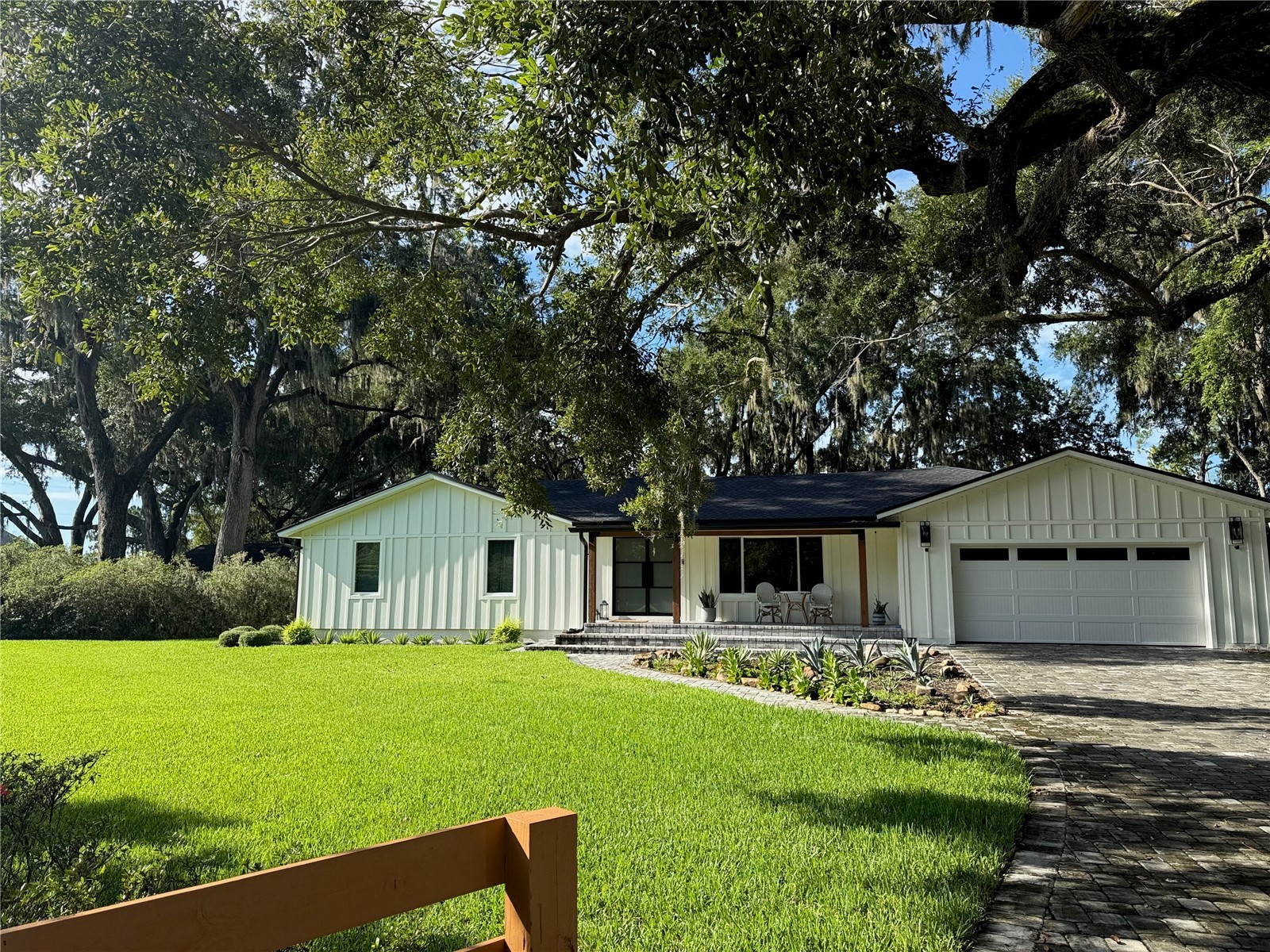 11102 Shady Oak Street Orlando FL 32832 - LAKE HART & LAKE MARY JANE R4911196 image1