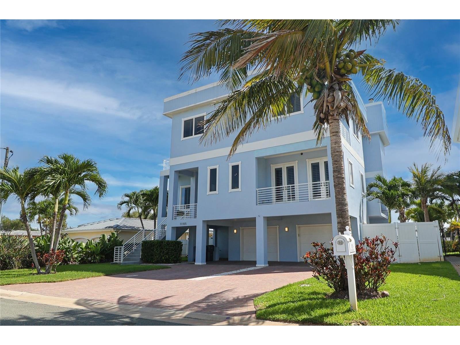 11105 5th Street E Treasure Island FL 33706 - BOCA CIEGA BAY TB8463577 image1