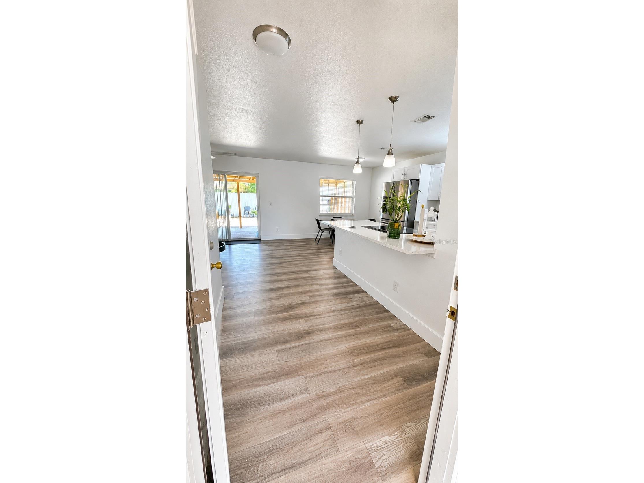 11105 N 22nd Street Tampa FL 33612 TB8532334 image2