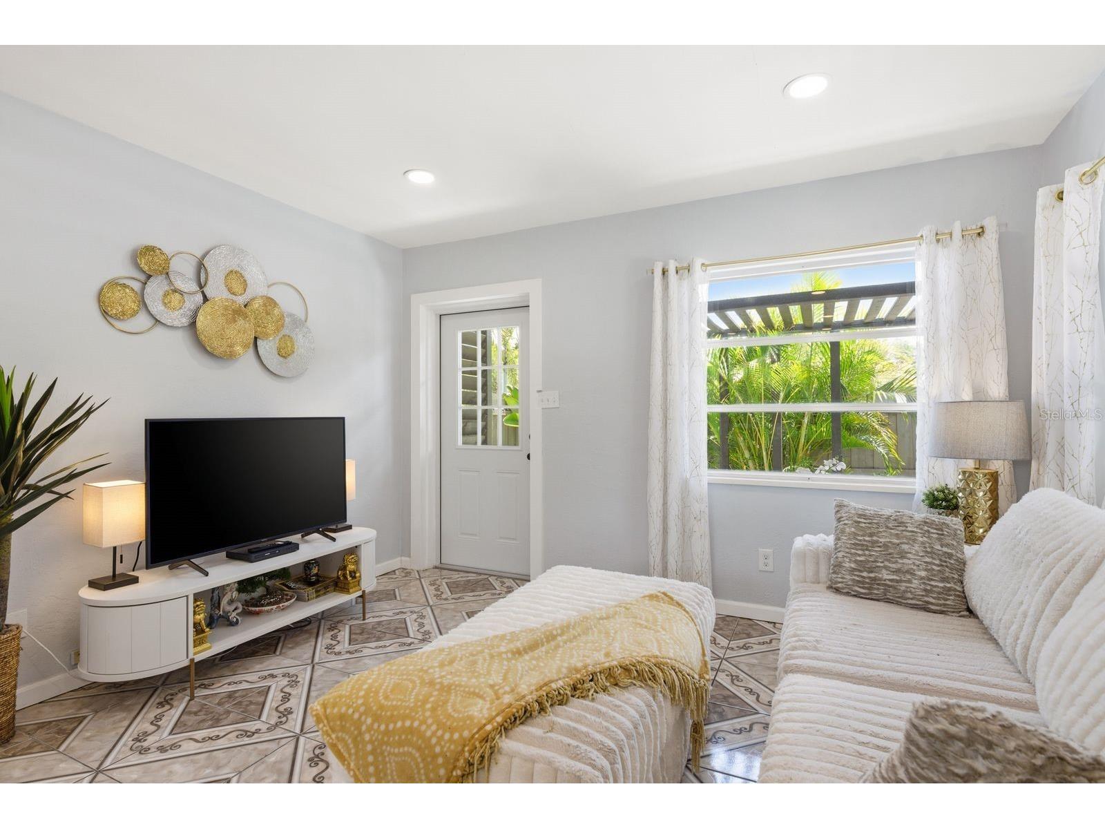 1111 61st Avenue N Saint Petersburg FL 33703 TB8517438 image10