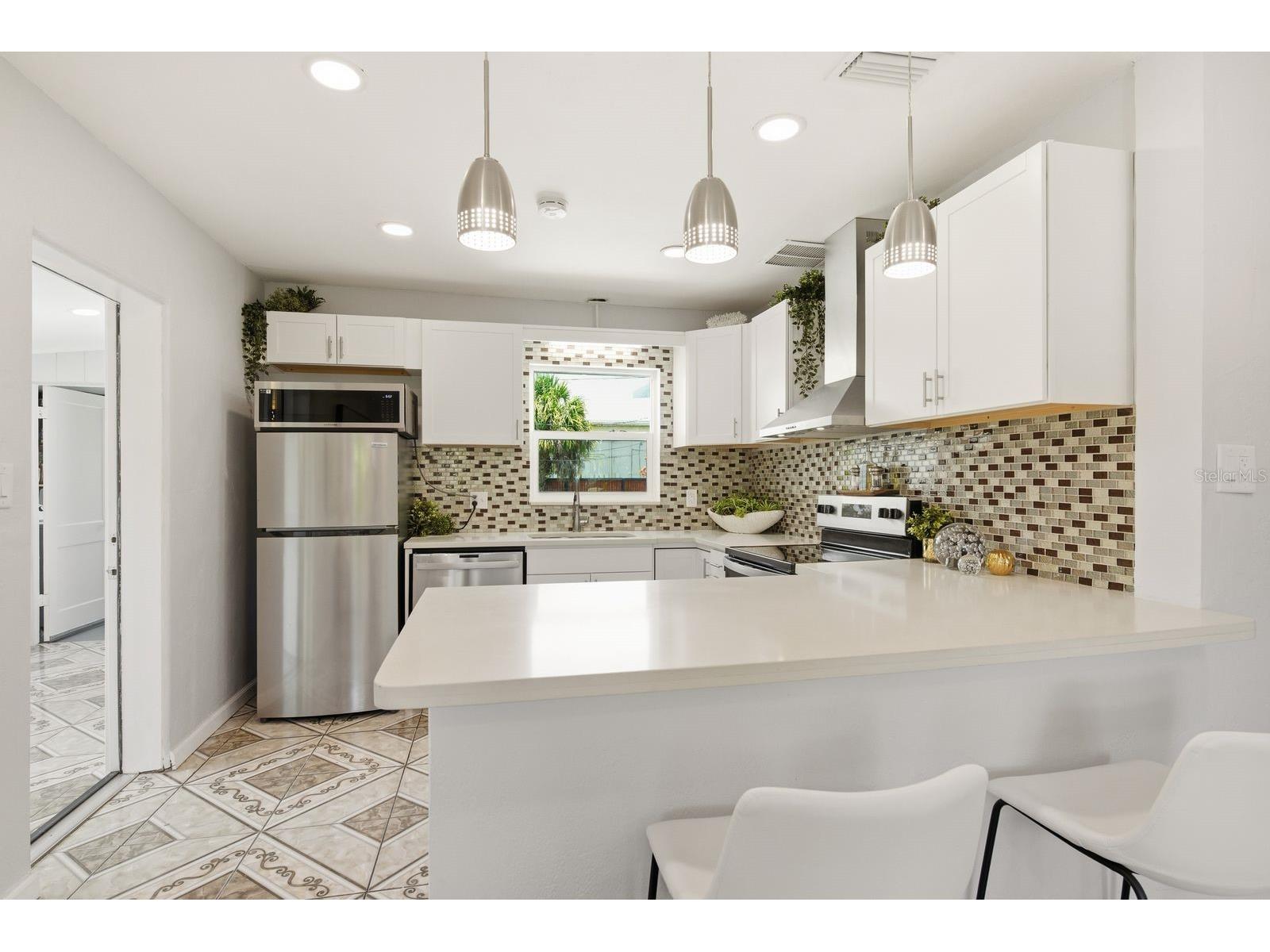 1111 61st Avenue N Saint Petersburg FL 33703 TB8517438 image11