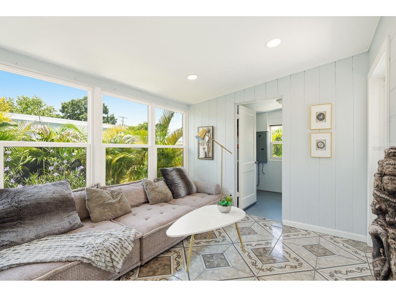 1111 61st Avenue N Saint Petersburg FL 33703 TB8517438 image21