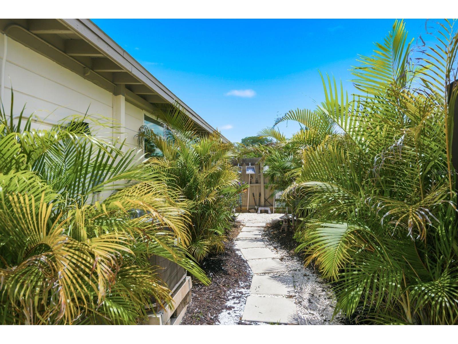 1111 61st Avenue N Saint Petersburg FL 33703 TB8517438 image39