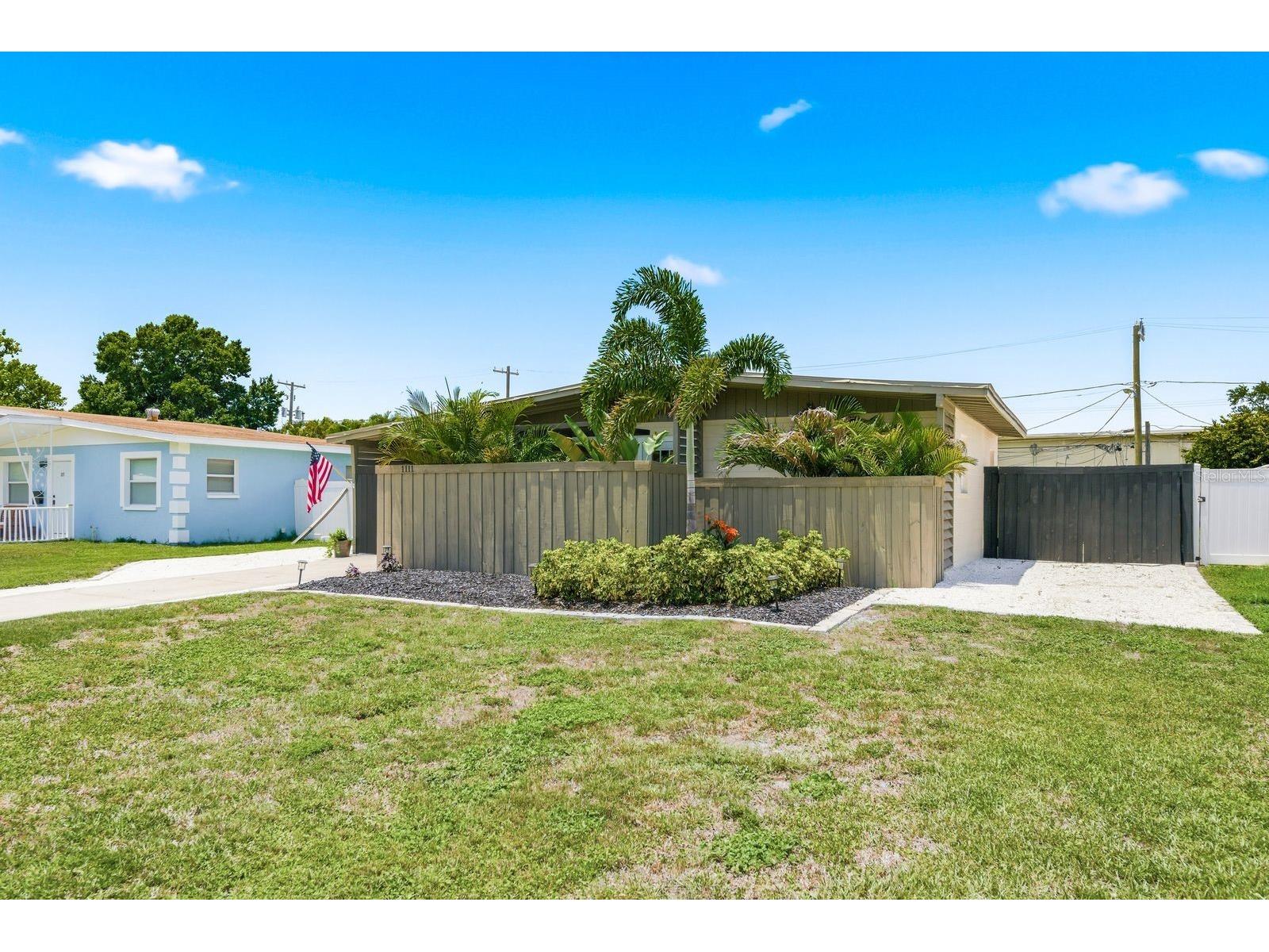 1111 61st Avenue N Saint Petersburg FL 33703 TB8517438 image4