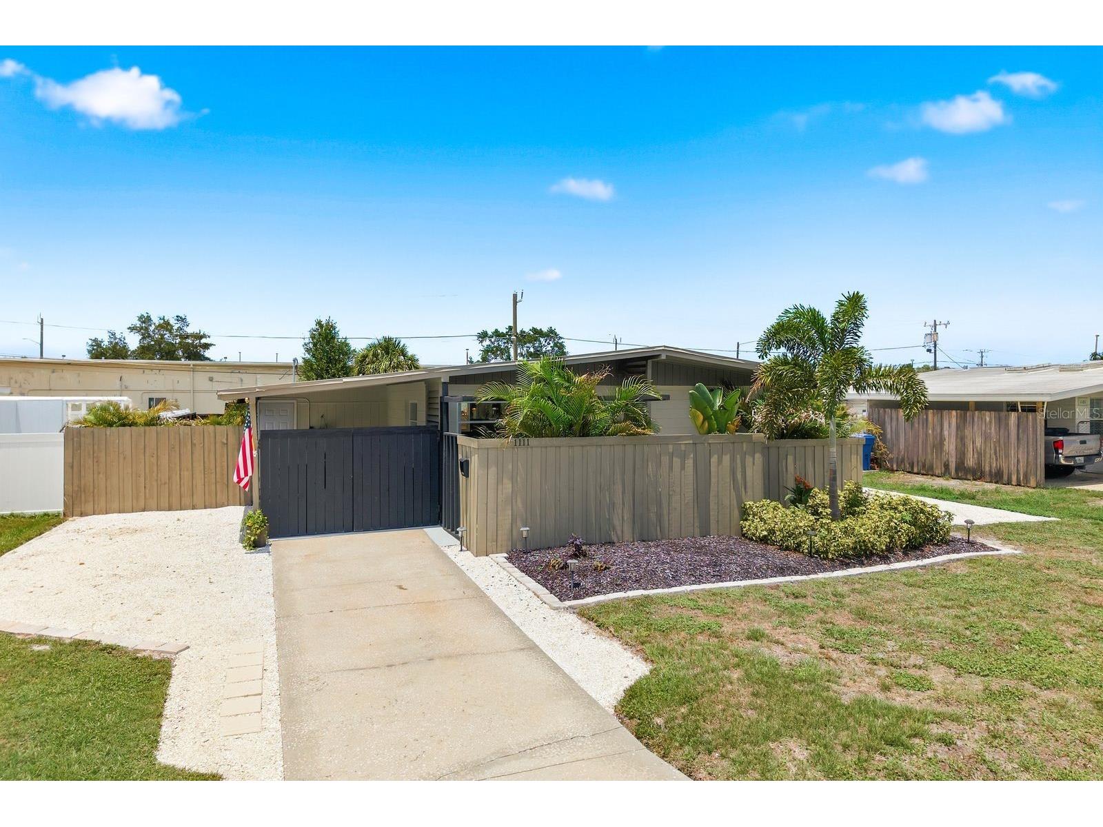 1111 61st Avenue N Saint Petersburg FL 33703 TB8517438 image42