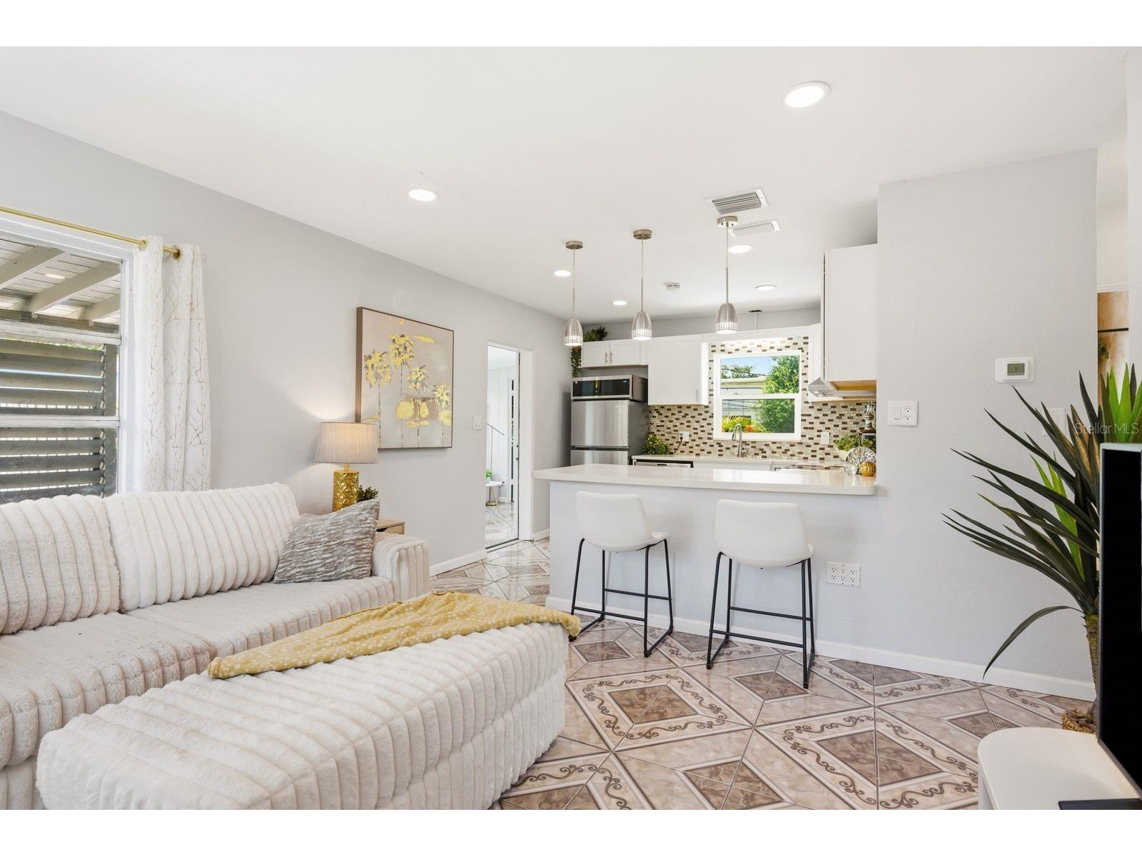 1111 61st Avenue N Saint Petersburg FL 33703 TB8517438 image7
