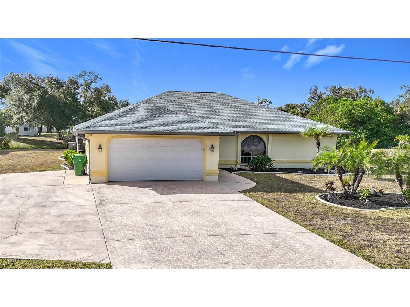 1111 Beacon Drive Port Charlotte FL 33952 L4949544 image1