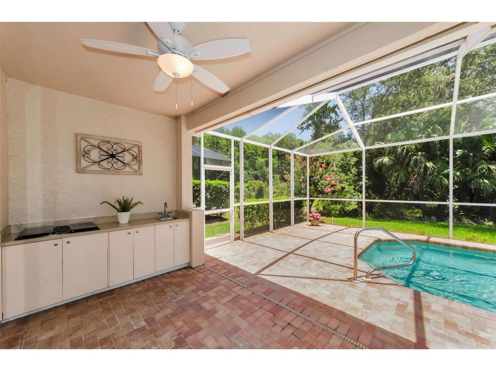 1111 Dartford Drive Tarpon Springs FL 34688 TB8530217 image44