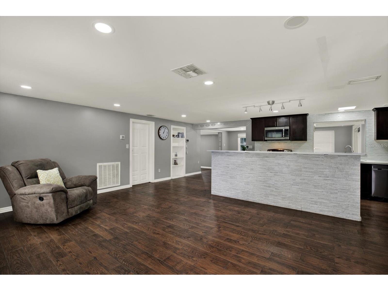 1111 Durant Road Brandon FL 33511 TB8513608 image3