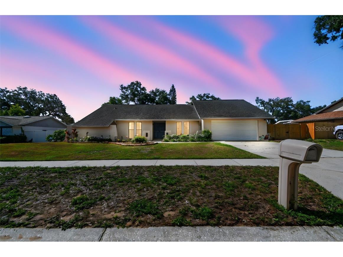 1111 Lakemont Drive Valrico FL 33594 - LAKE VALRICO TB8387575 image1