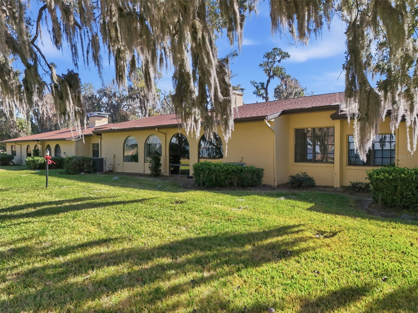 1111 Lakeshore Drive #C4 Eustis FL 32726 - LAKE EUSTIS G5106000 image1