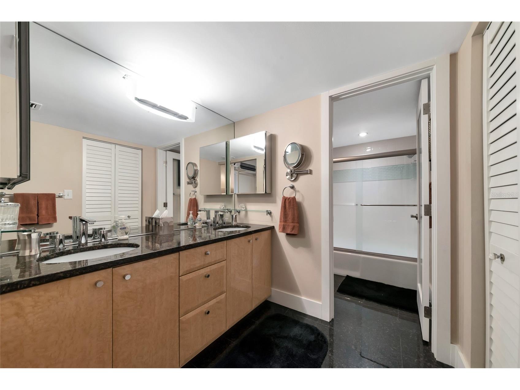 1111 N Gulfstream Ave #1a Avenue #1A Sarasota FL 34236 A4695479 image12