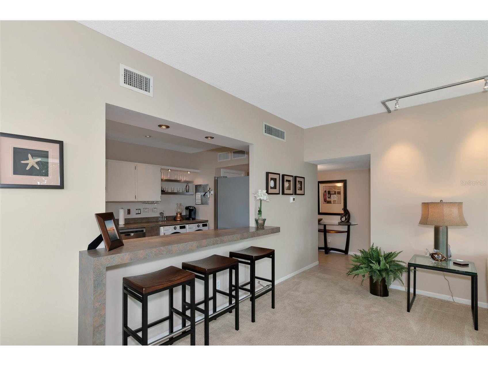1111 N Gulfstream Ave #1a Avenue #1A Sarasota FL 34236 A4695479 image27