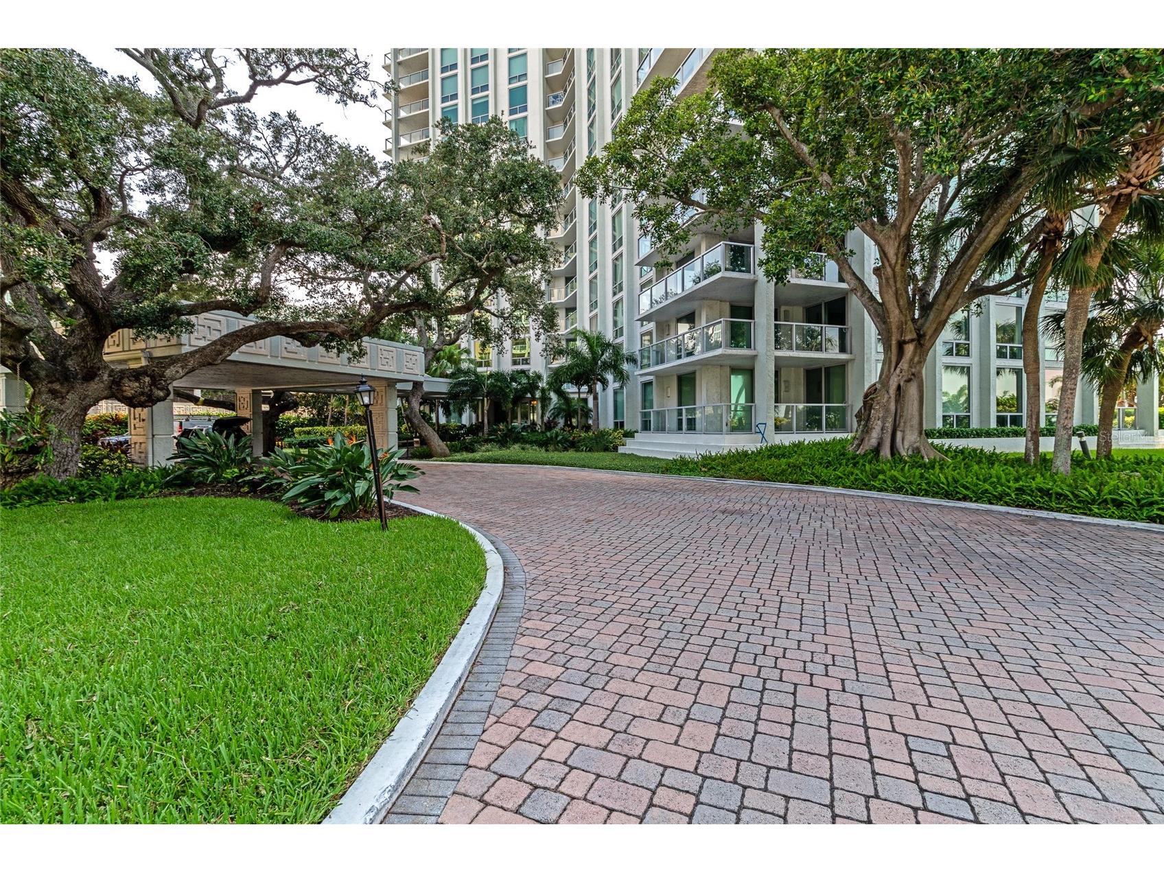 1111 N Gulfstream Ave #1a Avenue #1A Sarasota FL 34236 A4695479 image3