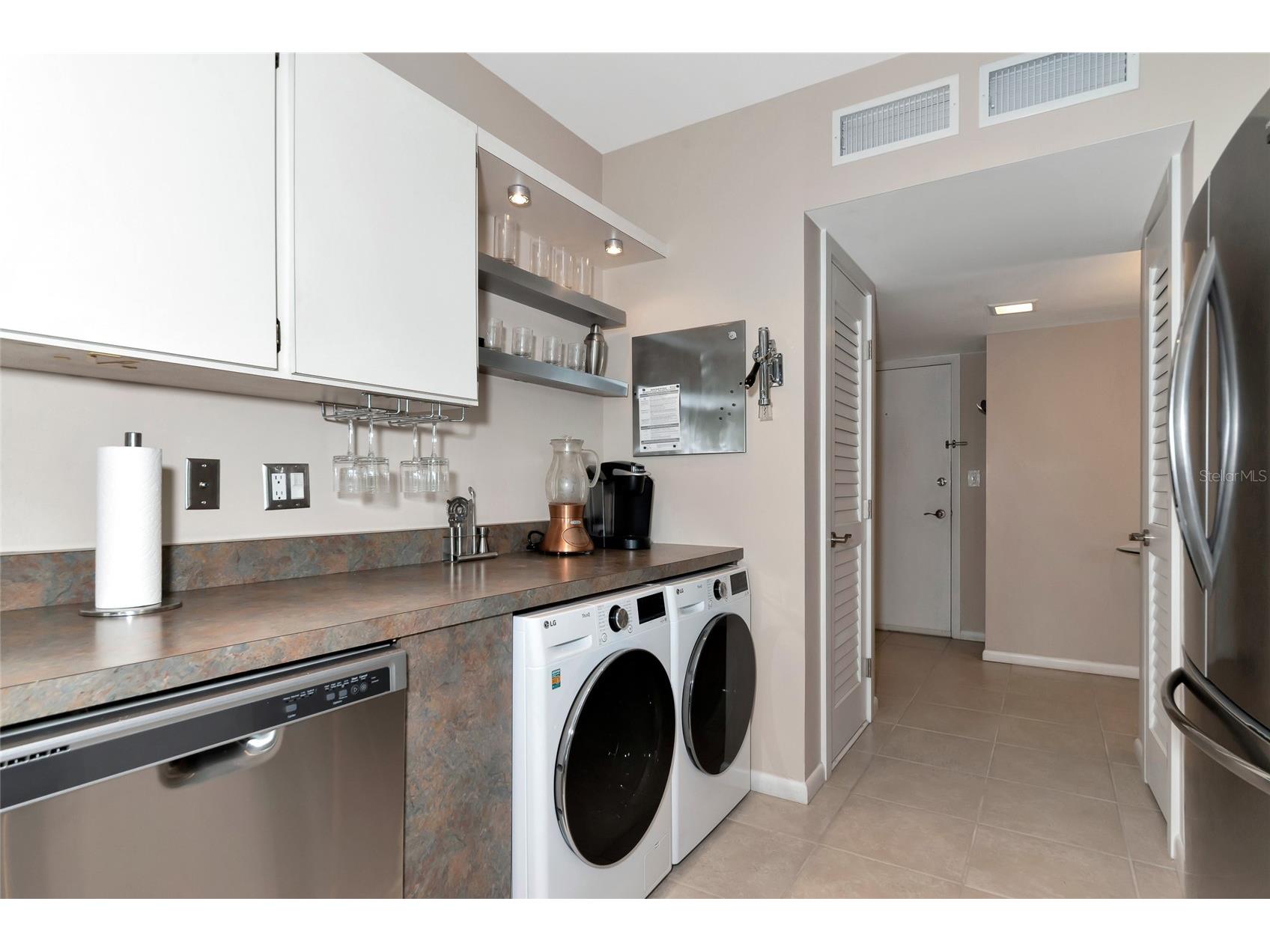 1111 N Gulfstream Ave #1a Avenue #1A Sarasota FL 34236 A4695479 image32