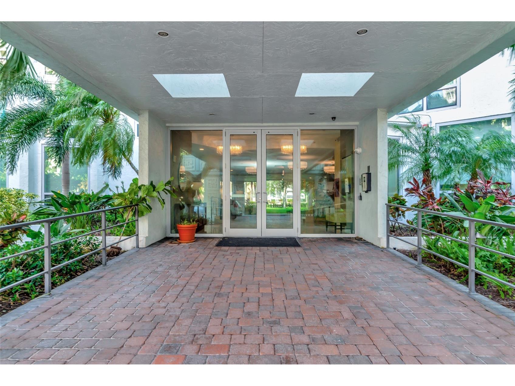 1111 N Gulfstream Ave #1a Avenue #1A Sarasota FL 34236 A4695479 image49