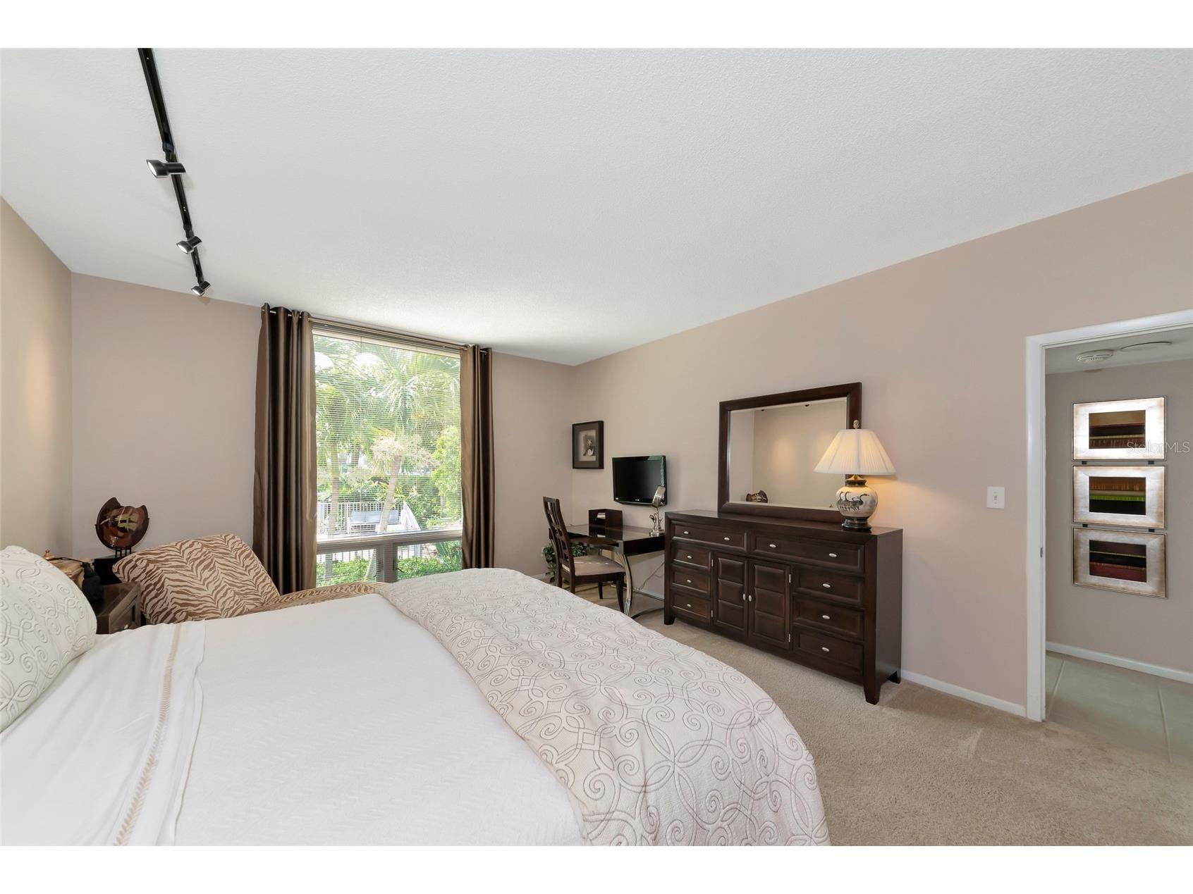 1111 N Gulfstream Ave #1a Avenue #1A Sarasota FL 34236 A4695479 image9
