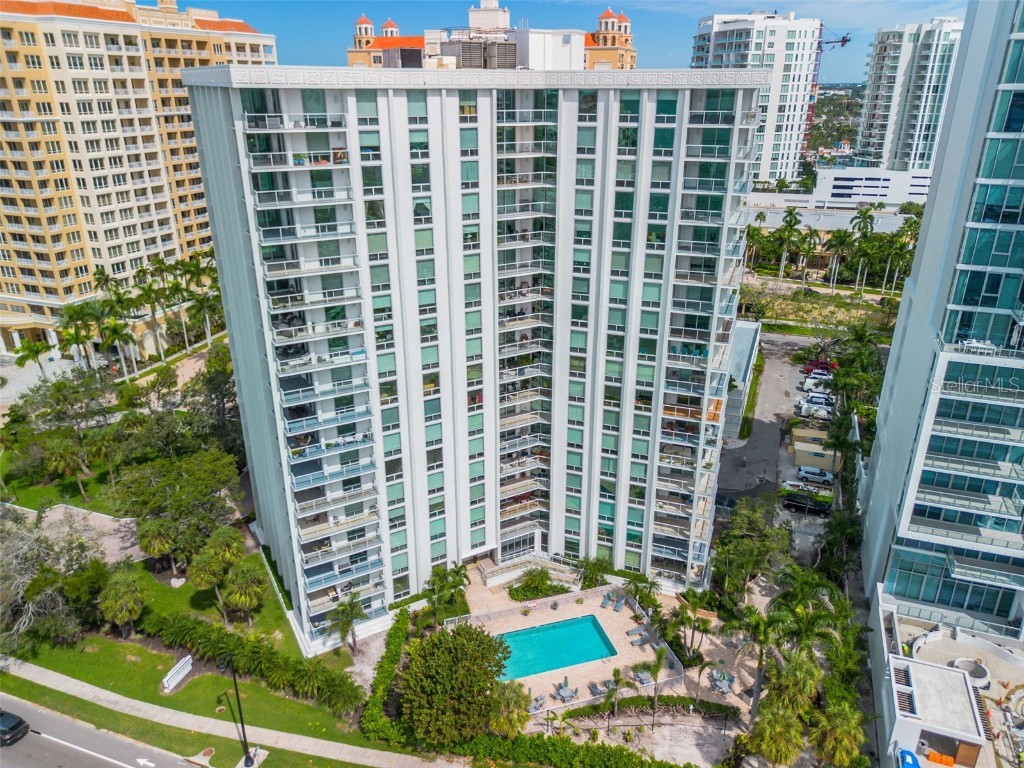 1111 N Gulfstream Avenue #10E Sarasota FL 34236 A4664841 image10