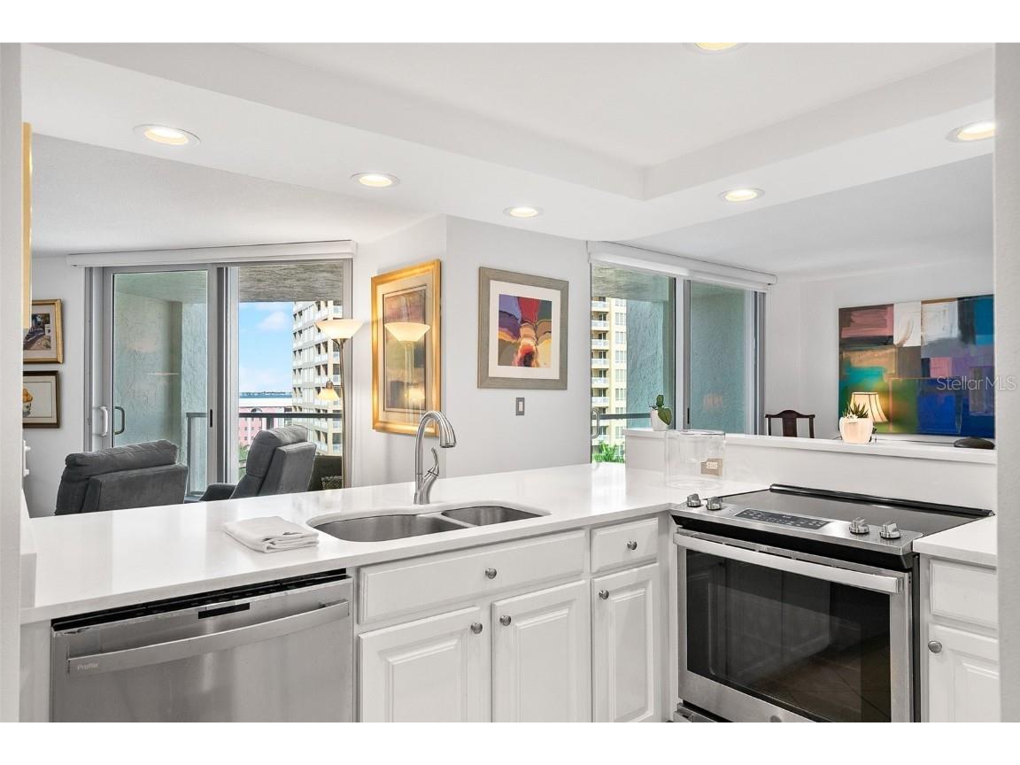 1111 N Gulfstream Avenue #10E Sarasota FL 34236 A4664841 image25