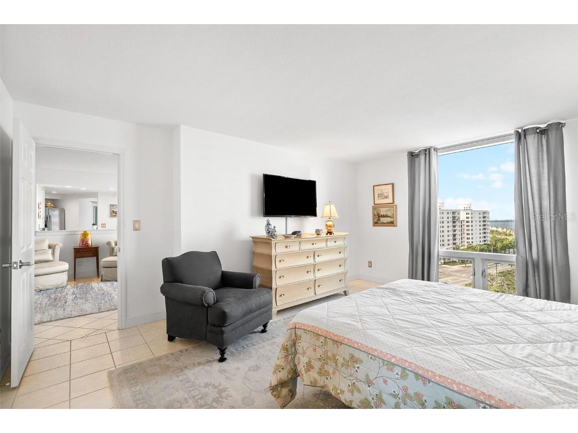 1111 N Gulfstream Avenue #10E Sarasota FL 34236 A4664841 image28