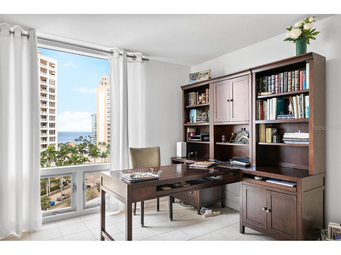 1111 N Gulfstream Avenue #10E Sarasota FL 34236 A4664841 image33