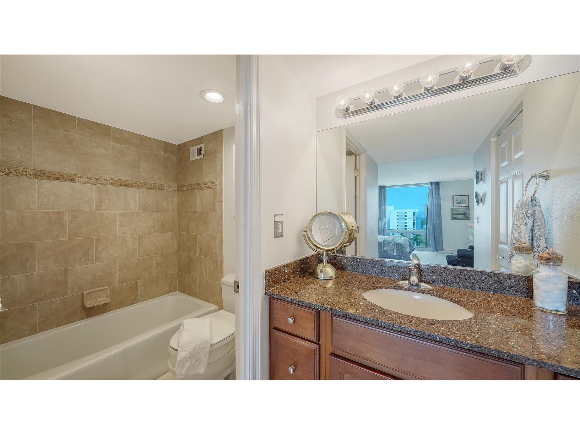 1111 N Gulfstream Avenue #10E Sarasota FL 34236 A4686980 image21