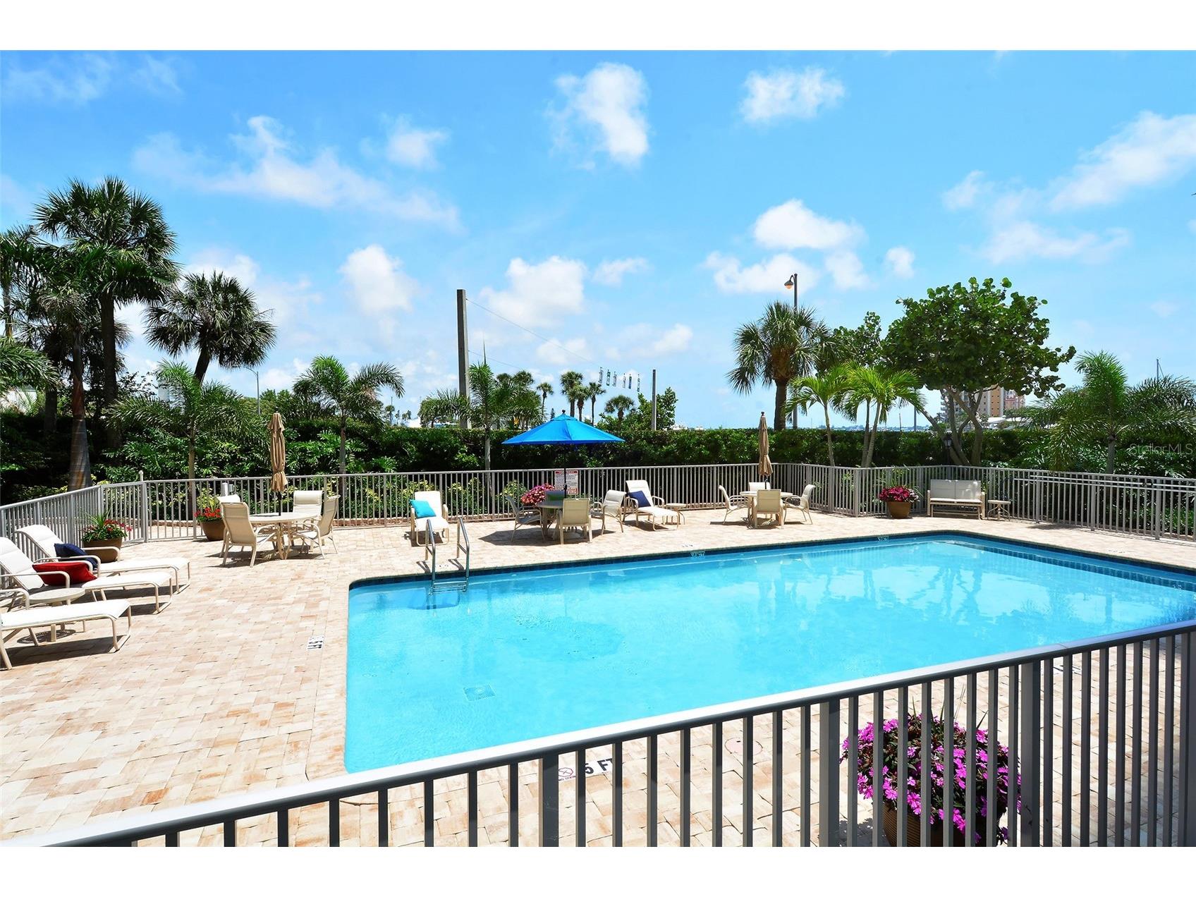 1111 N Gulfstream Avenue #10E Sarasota FL 34236 A4686980 image27