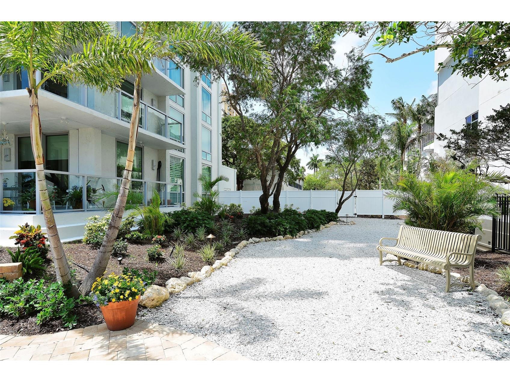 1111 N Gulfstream Avenue #10E Sarasota FL 34236 A4686980 image29