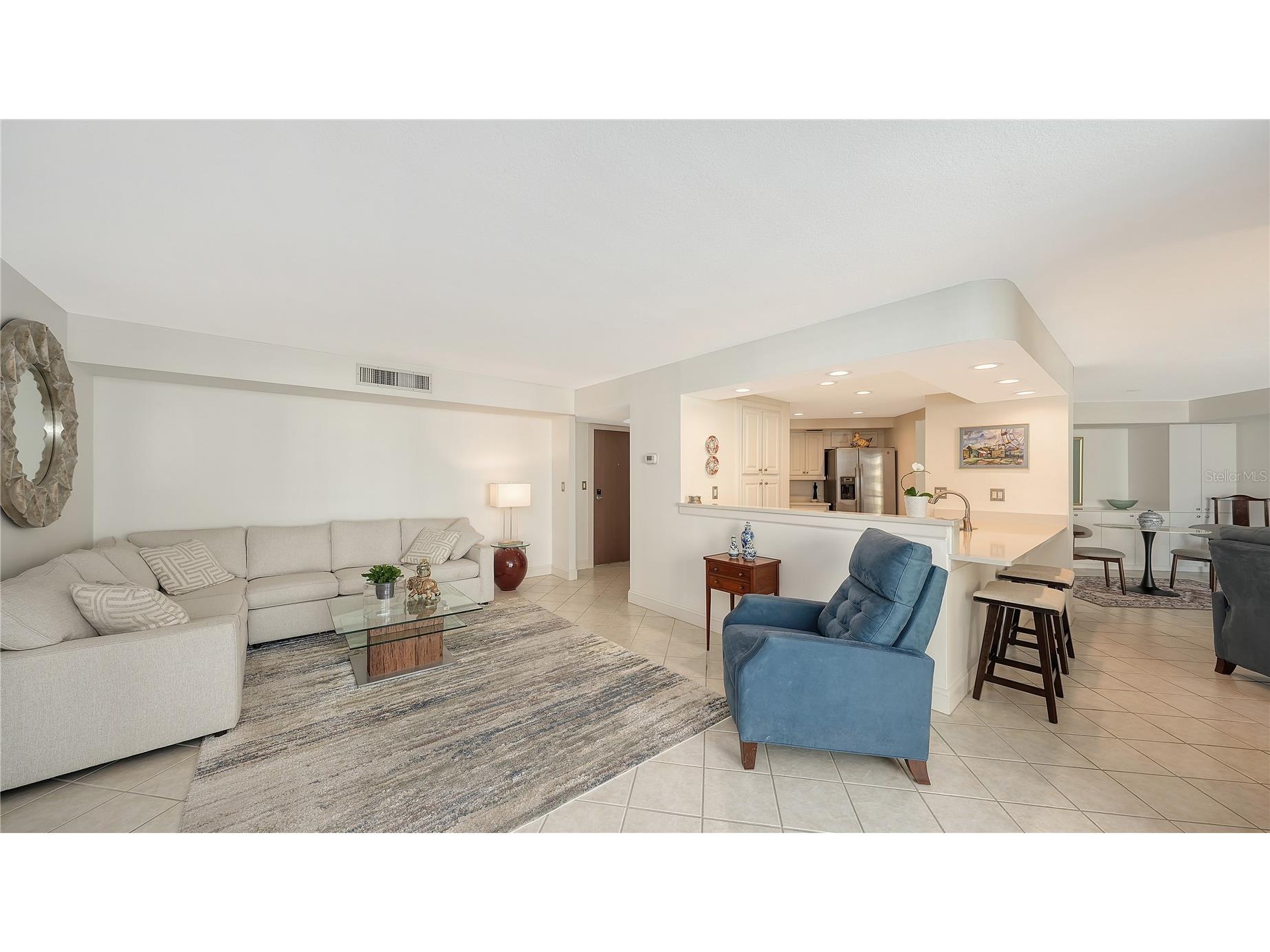 1111 N Gulfstream Avenue #10E Sarasota FL 34236 A4686980 image3