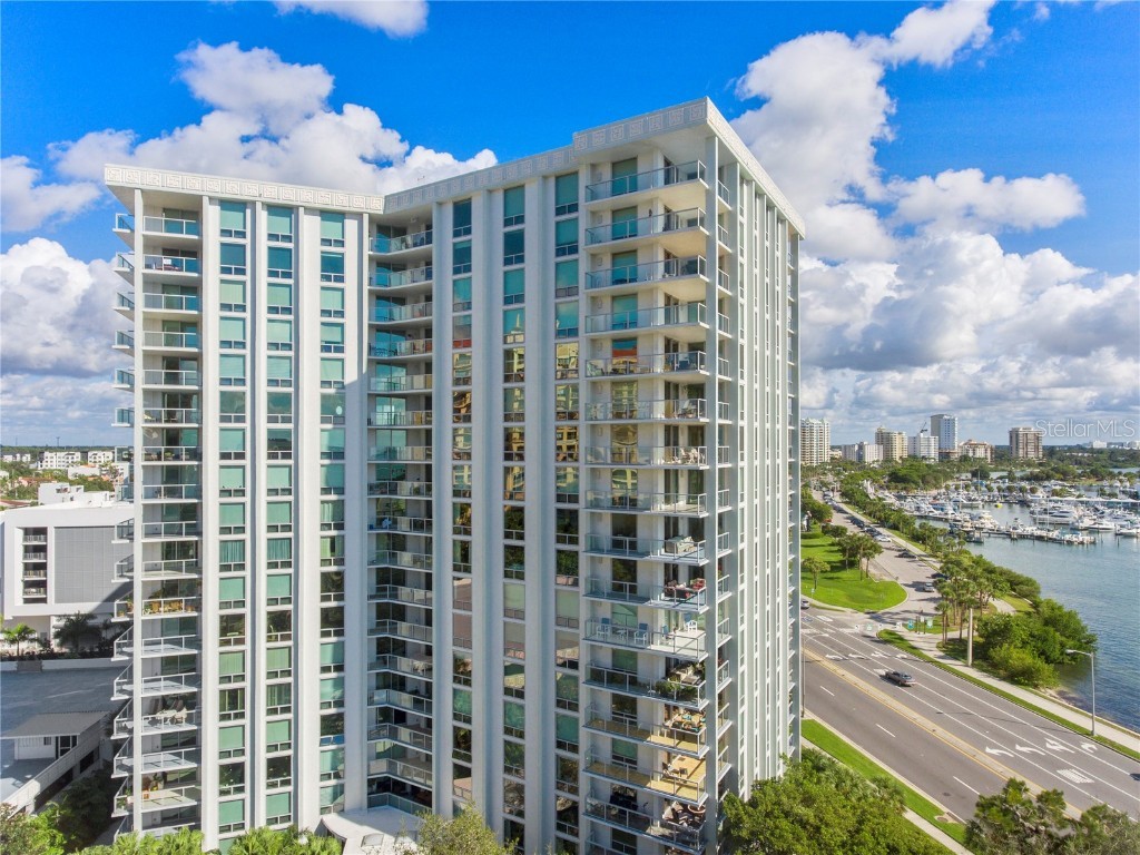 1111 N Gulfstream Avenue #14F Sarasota FL 34236 A4589450 image1