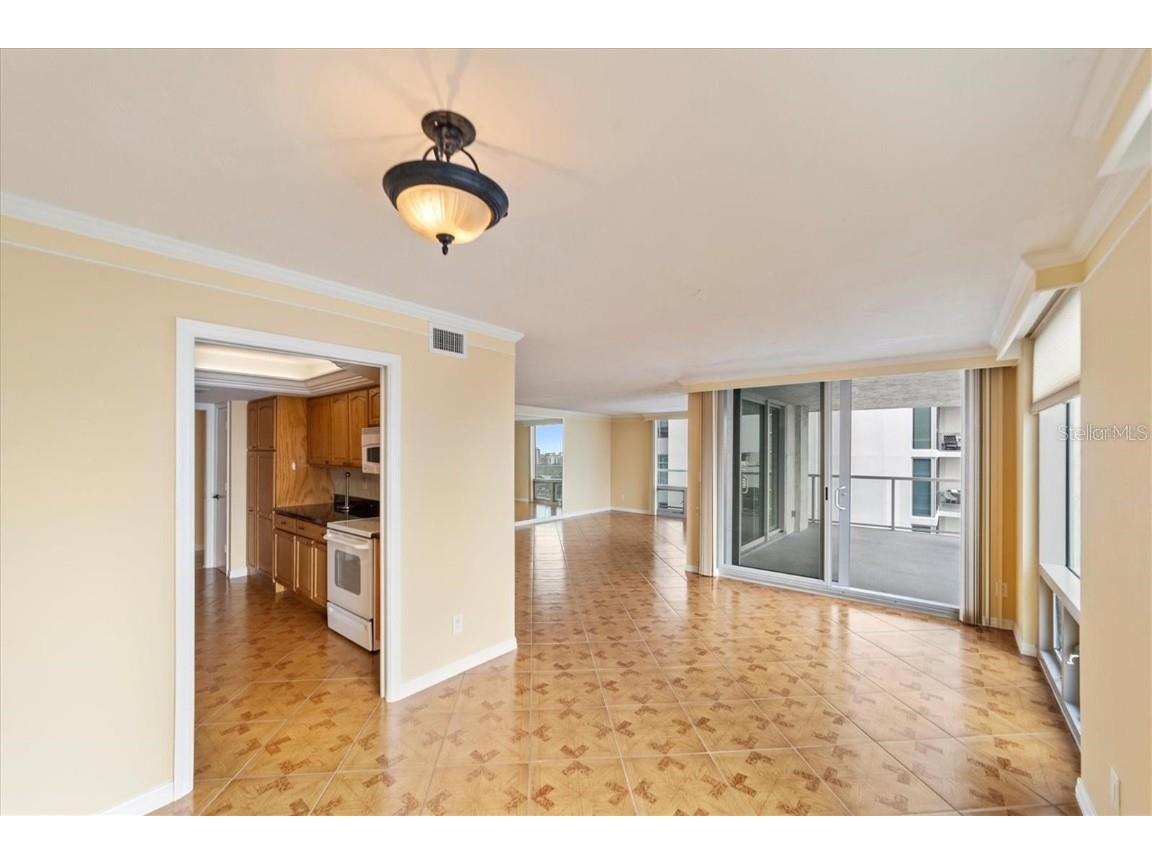 1111 N Gulfstream Avenue #16C Sarasota FL 34236 A4650116 image10