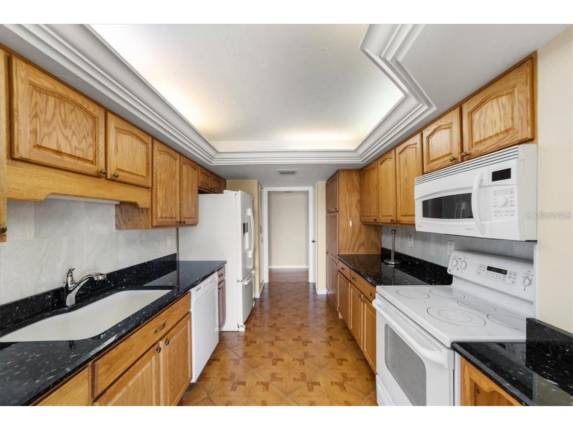 1111 N Gulfstream Avenue #16C Sarasota FL 34236 A4650116 image17