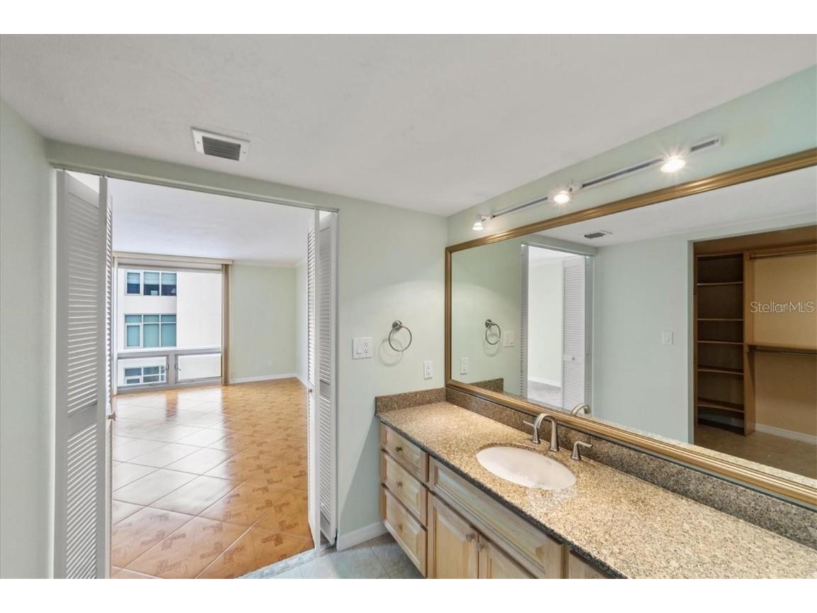 1111 N Gulfstream Avenue #16C Sarasota FL 34236 A4650116 image21