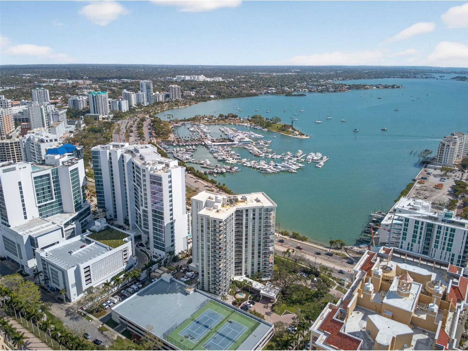 1111 N Gulfstream Avenue #16D Sarasota FL 34236 A4684753 image1