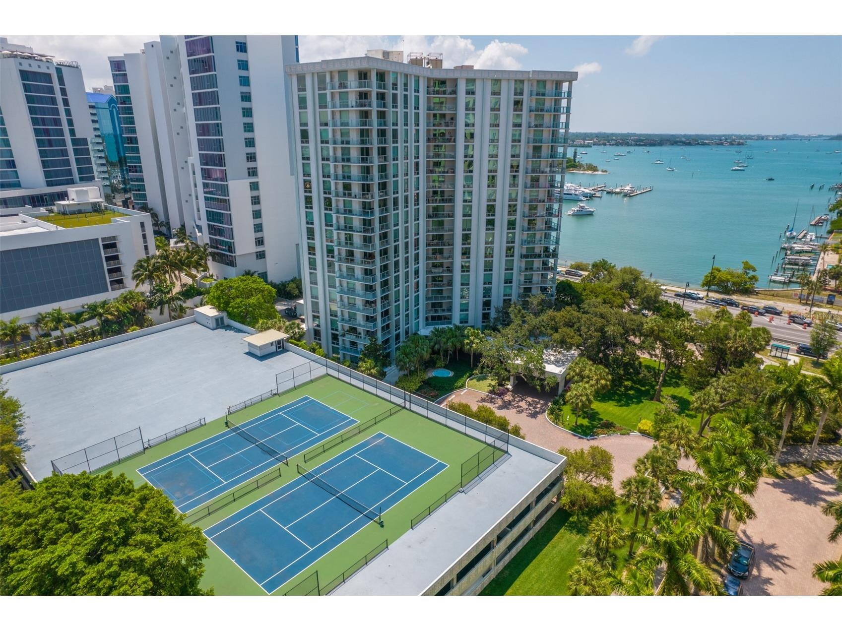 1111 N Gulfstream Avenue #4E Sarasota FL 34236 A4683591 image1