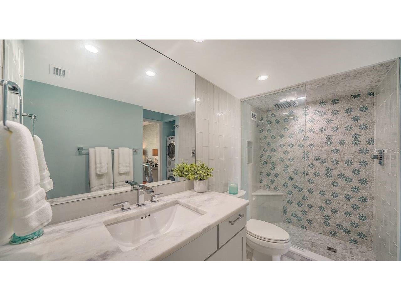 1111 N Gulfstream Avenue #4E Sarasota FL 34236 A4683591 image20
