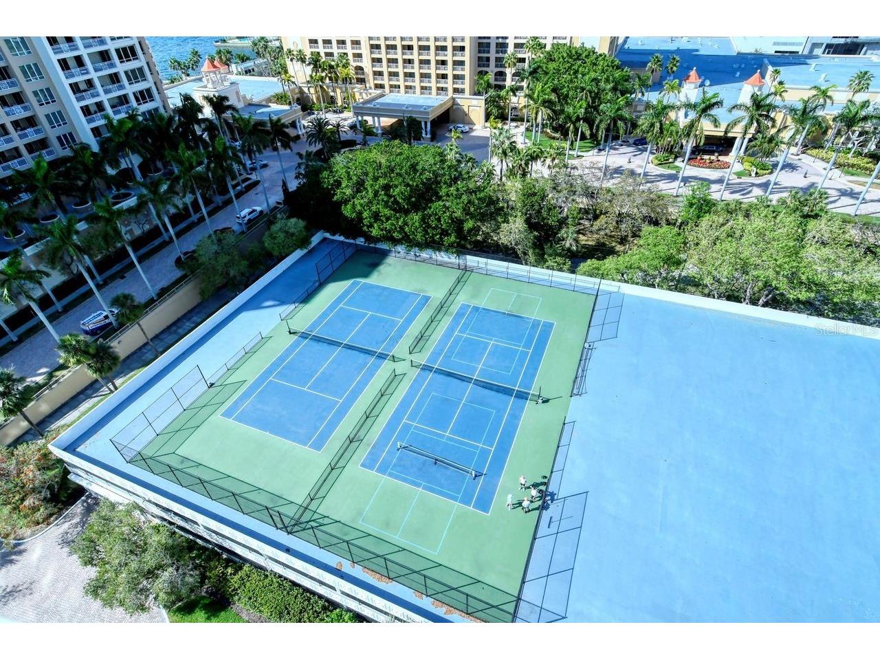 1111 N Gulfstream Avenue #4E Sarasota FL 34236 A4683591 image32