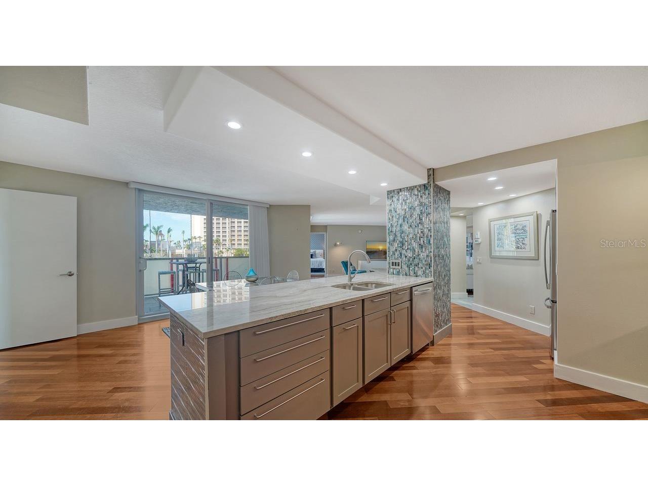 1111 N Gulfstream Avenue #4E Sarasota FL 34236 A4683591 image6