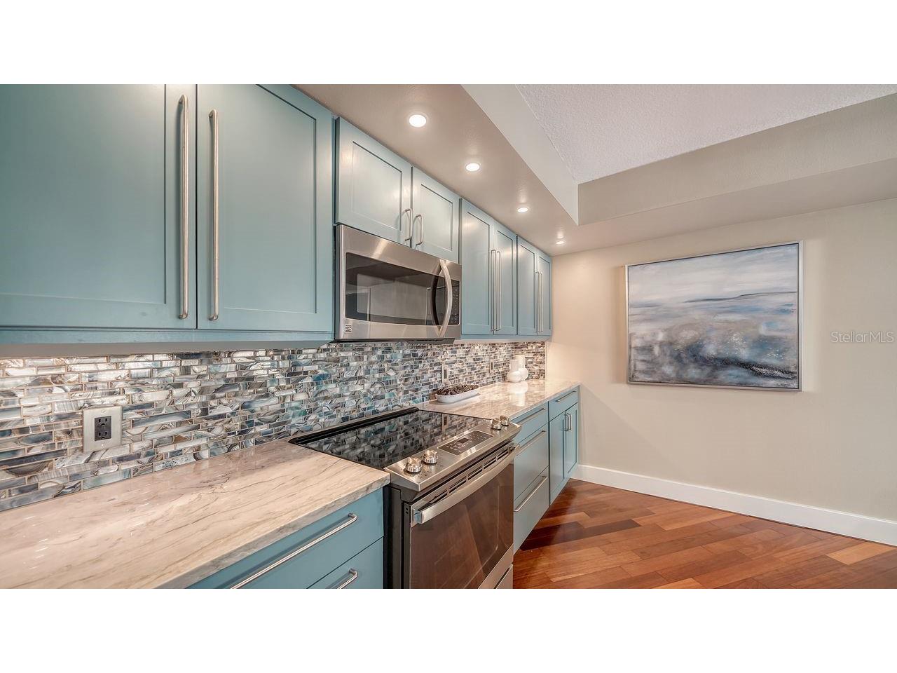 1111 N Gulfstream Avenue #4E Sarasota FL 34236 A4683591 image8