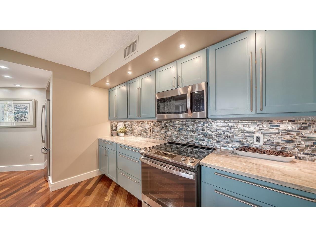 1111 N Gulfstream Avenue #4E Sarasota FL 34236 A4683591 image9