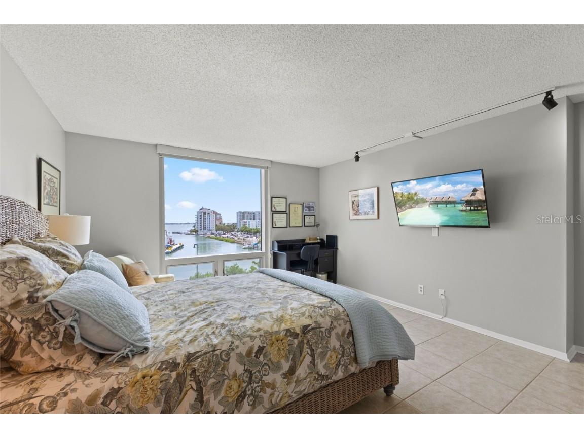 1111 N Gulfstream Avenue #6B Sarasota FL 34236 A4667955 image26