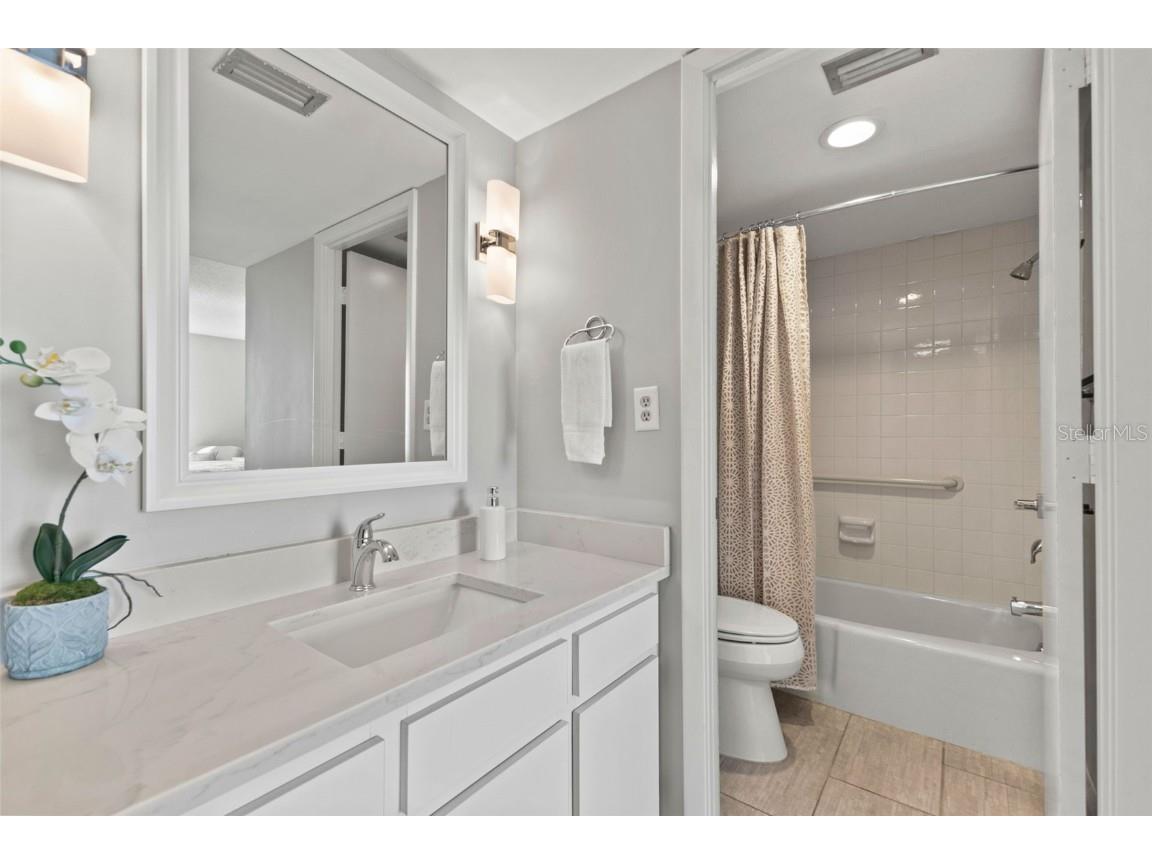 1111 N Gulfstream Avenue #6B Sarasota FL 34236 A4667955 image28