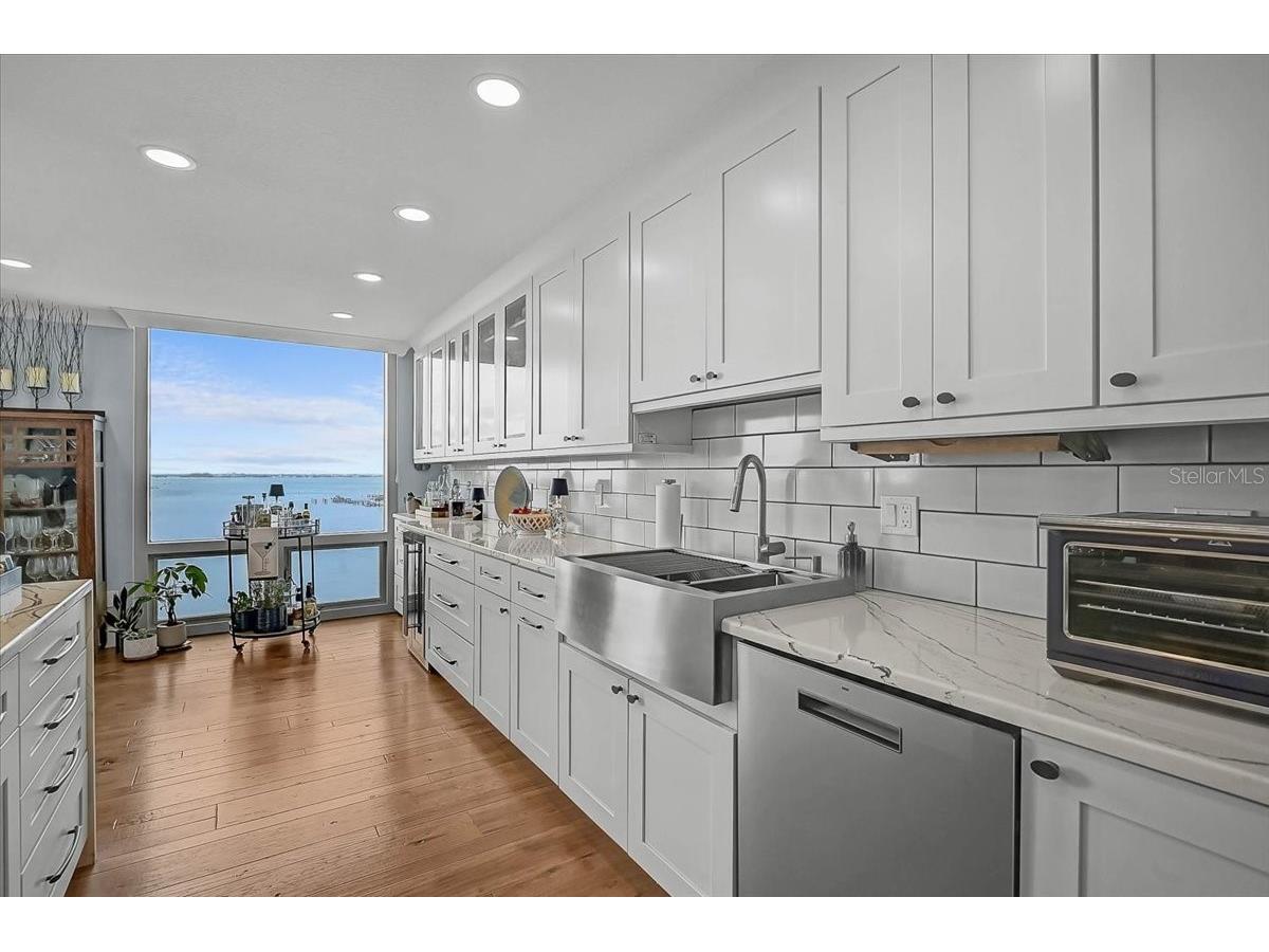 1111 N Gulfstream Avenue #7C Sarasota FL 34236 - SARASOTA BAY A4692338 image10
