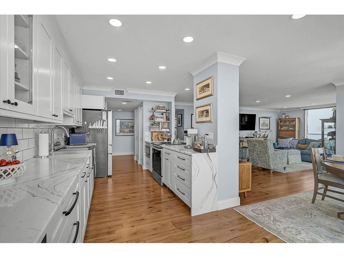 1111 N Gulfstream Avenue #7C Sarasota FL 34236 - SARASOTA BAY A4692338 image12